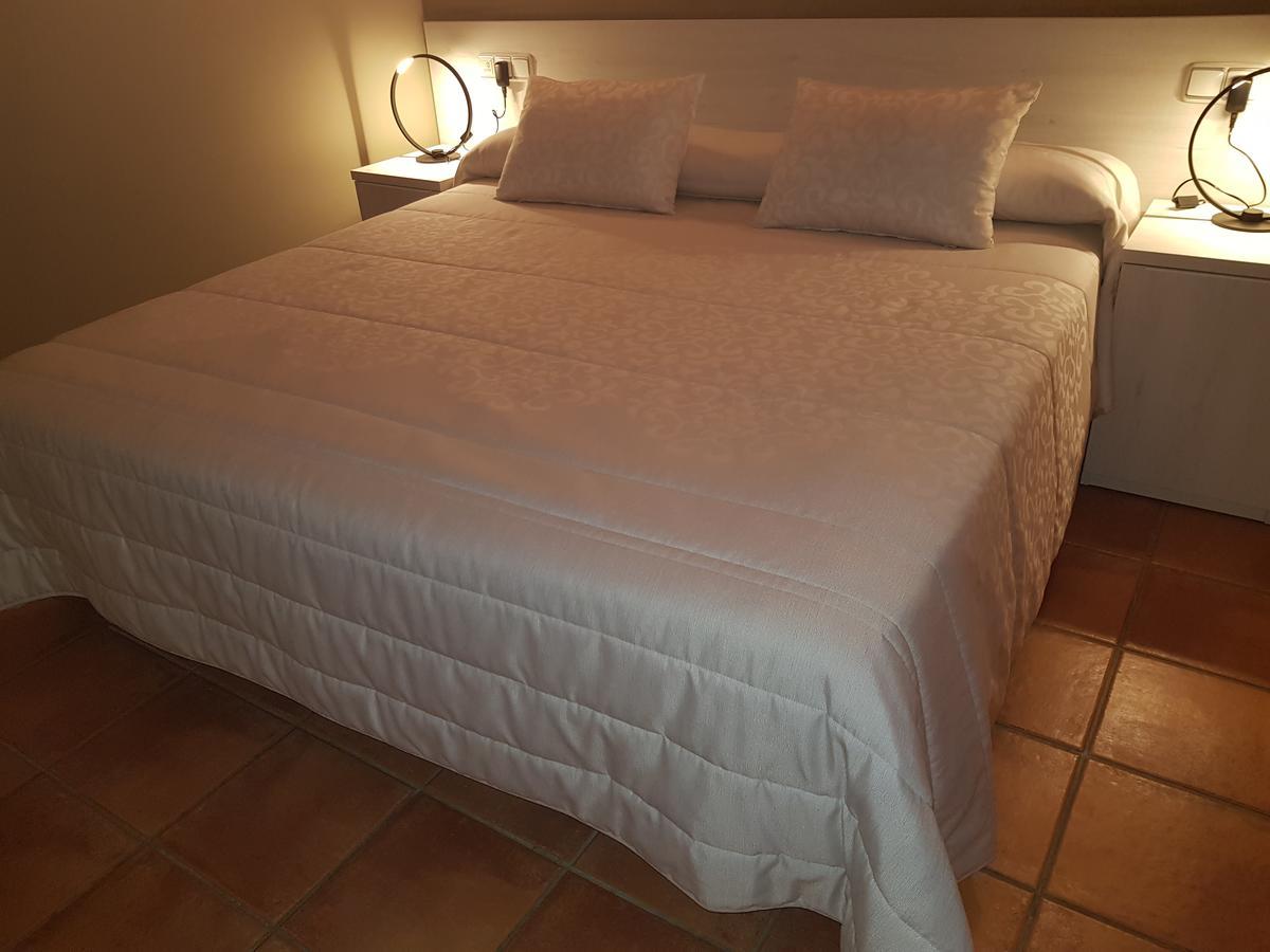 Aparta-Hotel Puertolas Escuer Esterno foto